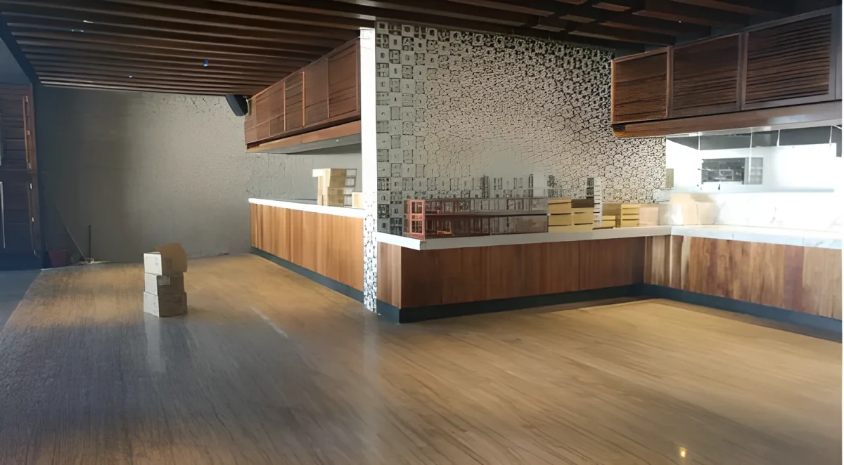 Hotel buffet bar in tzalam wood with lattice and marble