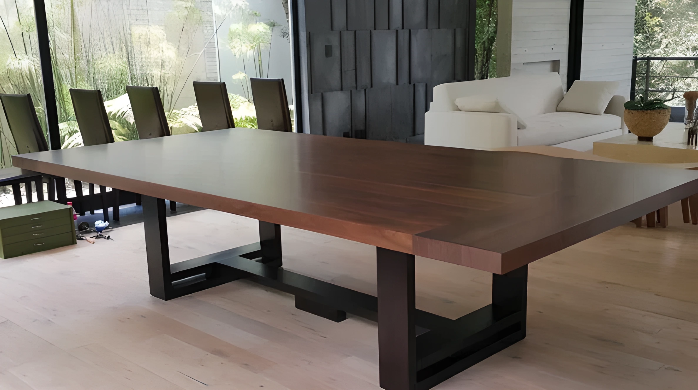 Executive meeting table in walnut for boutique hotel, contract design CDMX